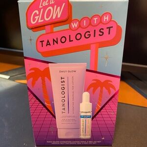 Tanologist Daily Glow Hydrating Gradual Tan Lotion - Pink
